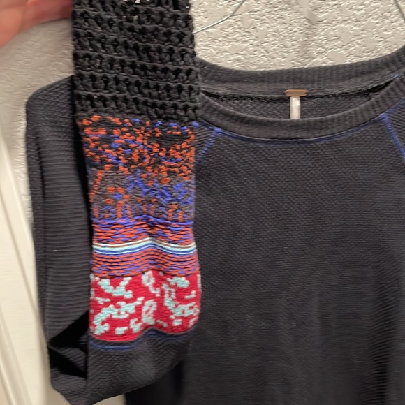 Free people thermal sweater crocheted cuffs small womens shirt navy blue 🌻 - Picture 2 of 6